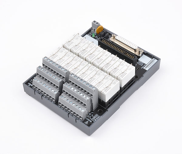 ͨ�þo���͸ɽ��c�^���ݔ�����Ӱ� Q-16DO-RL-C