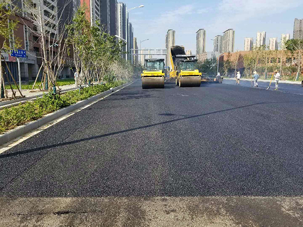 新華網(wǎng)：南京重點(diǎn)干道寅春路、海綿之路燕春路建成通車