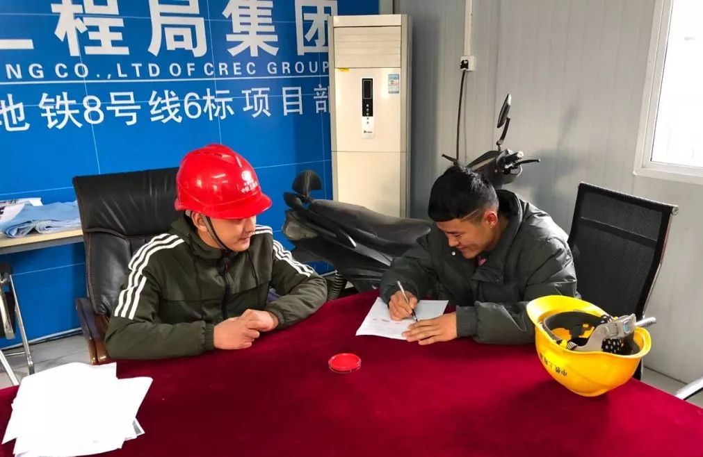新華社：民工夜校出實(shí)效 專題課堂獲點(diǎn)贊