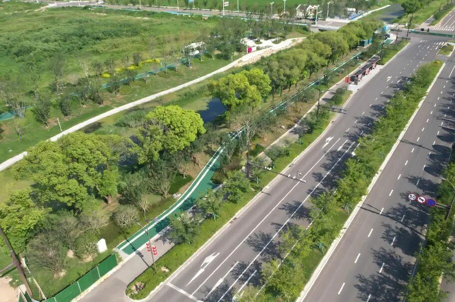 南京市龍袍新城楊莊河路(北一路-通玉路)兩側(cè)公園項(xiàng)目通過竣工驗(yàn)收